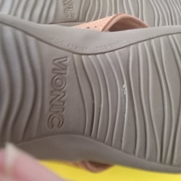 Vionic Brown Sandals/Flip Flops "Aliza" - Womens Size 11 - Picture 4 of 6